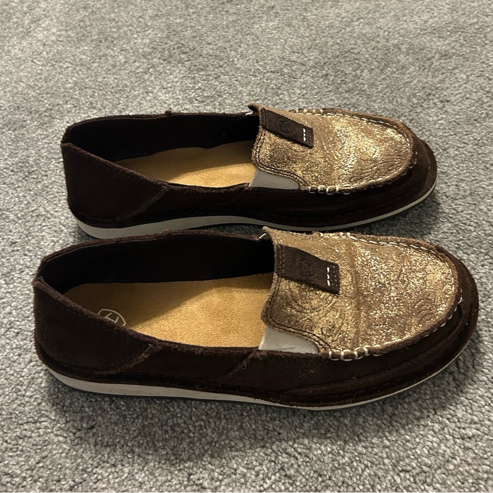 Ariat Cruiser Shoes!!